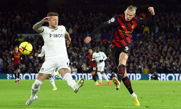 2023 Maglia del colore principale alternativa rossa e nera del Manchester City